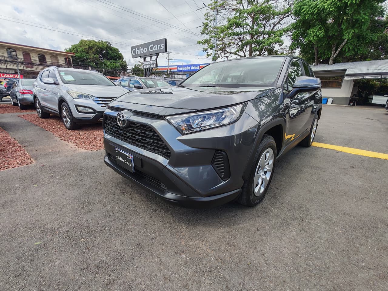 Toyota Rav4 LE 2023 Automático 4x4 
